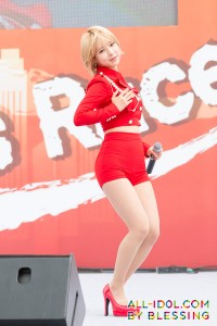 韩国女团成员朴草娥肉丝美腿舞蹈（第6张/共13张）