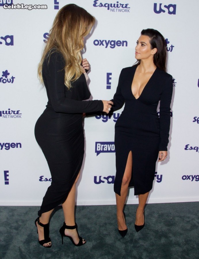 Khloe Kardashian和Kim Kardashian姐妹俩选一个按F进入（第5张/共8张）