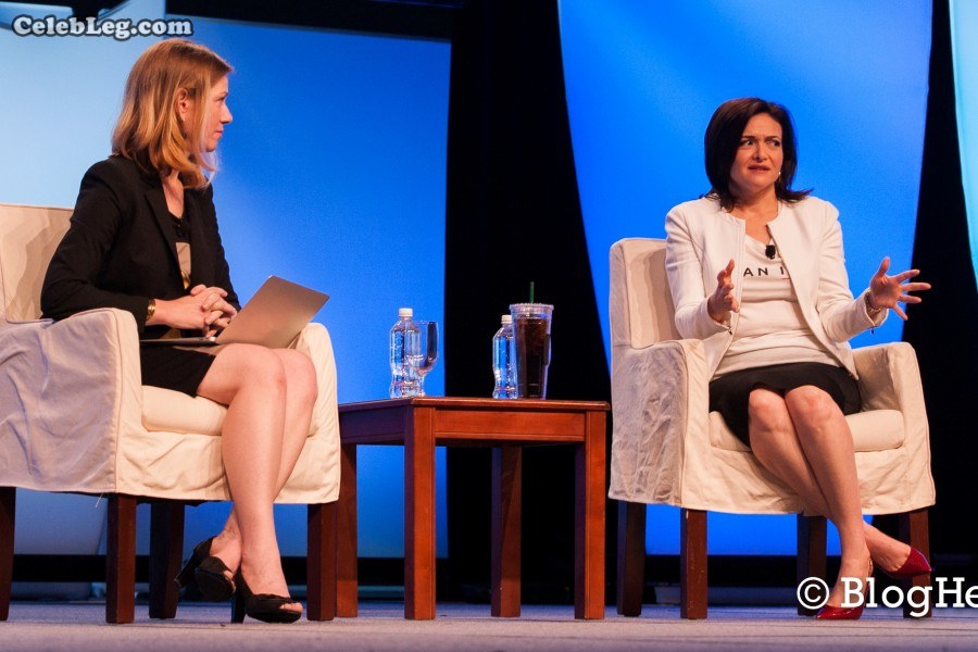 两位商业女强人Sheryl Sandberg和Lisa Stone高跟腿访问（第1张/共4张）