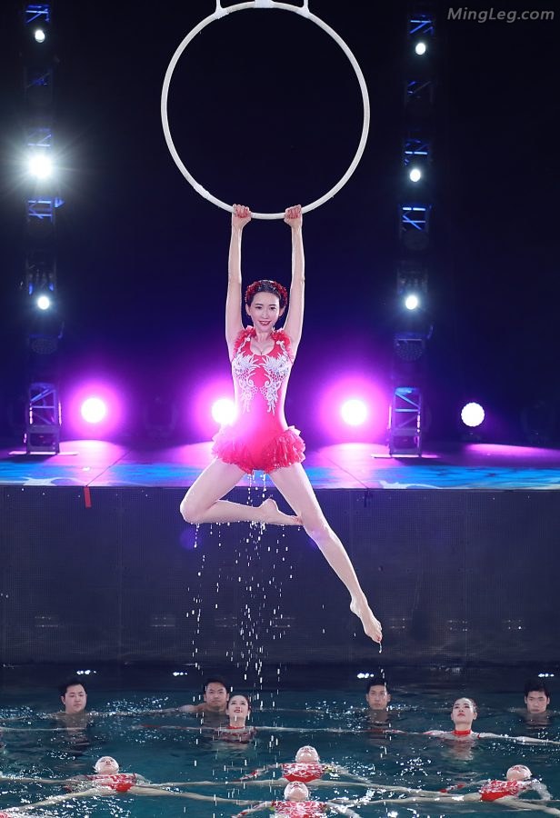 林志玲湿身表演水上芭蕾效果震撼的确真女神（第2张/共10张）
