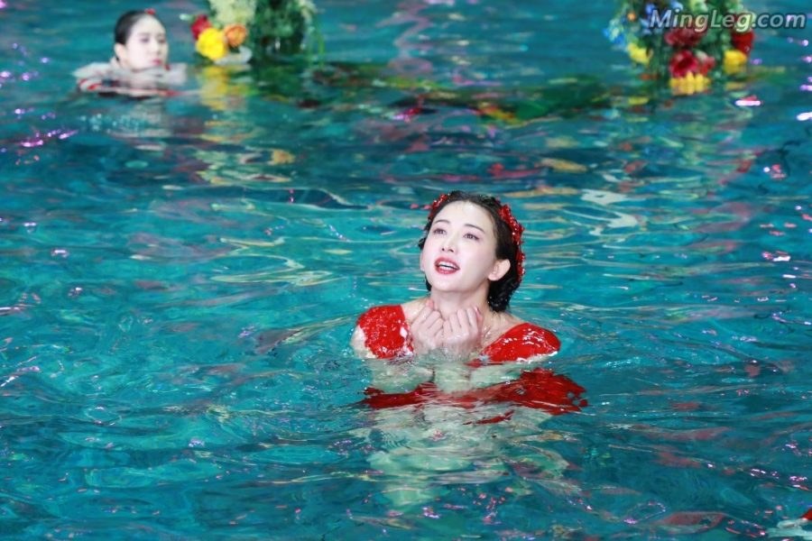 林志玲湿身表演水上芭蕾效果震撼的确真女神（第8张/共10张）