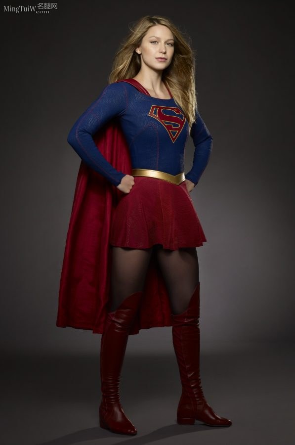 《女超人》Melissa Benoist黑丝袜靴子片场照片（第7张/共7张）