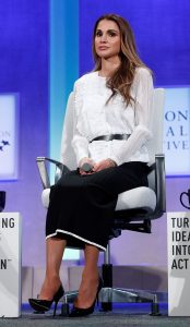 约旦王后Queen Rania腿穿肉色丝袜配漆皮细跟恨天高太美了（第1张/共6张）